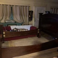 Queen Size 4 Post Bed Frame With Split Box Springs