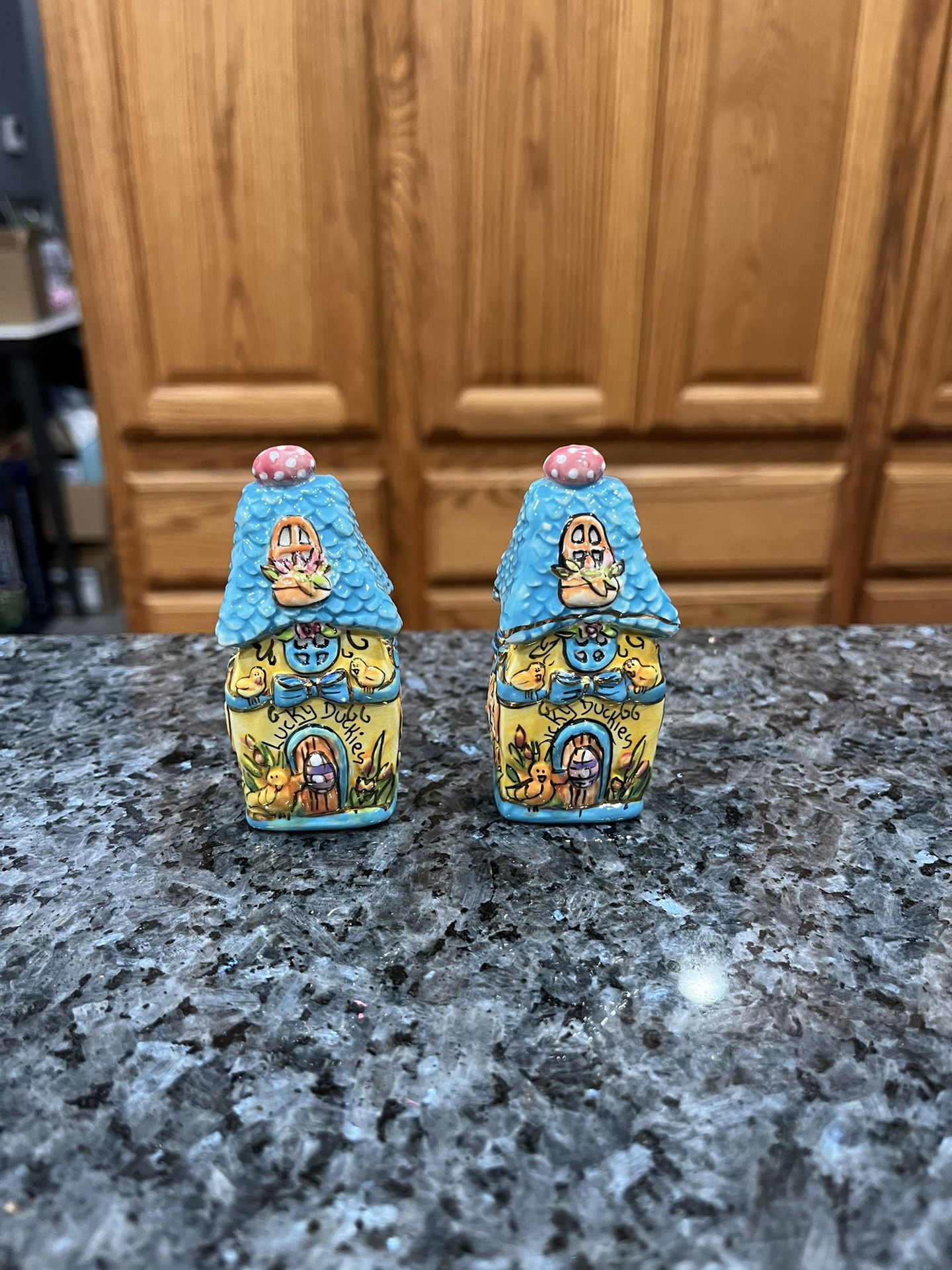 Lucky Duckies Ceramic Pair Of Salt And Pepper Shakers.  Preowned 
