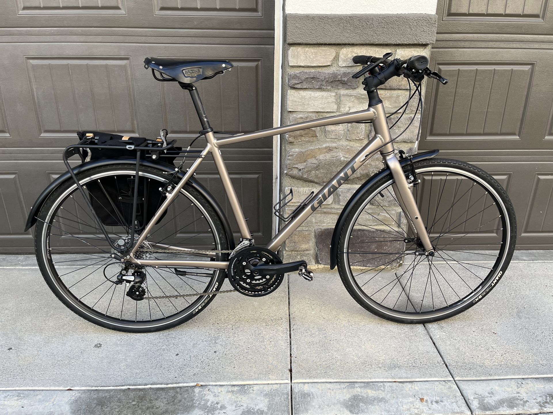 GIANT CITY/Hybrid Bicycle 