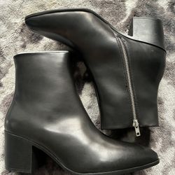 Chelsea Boots (New)