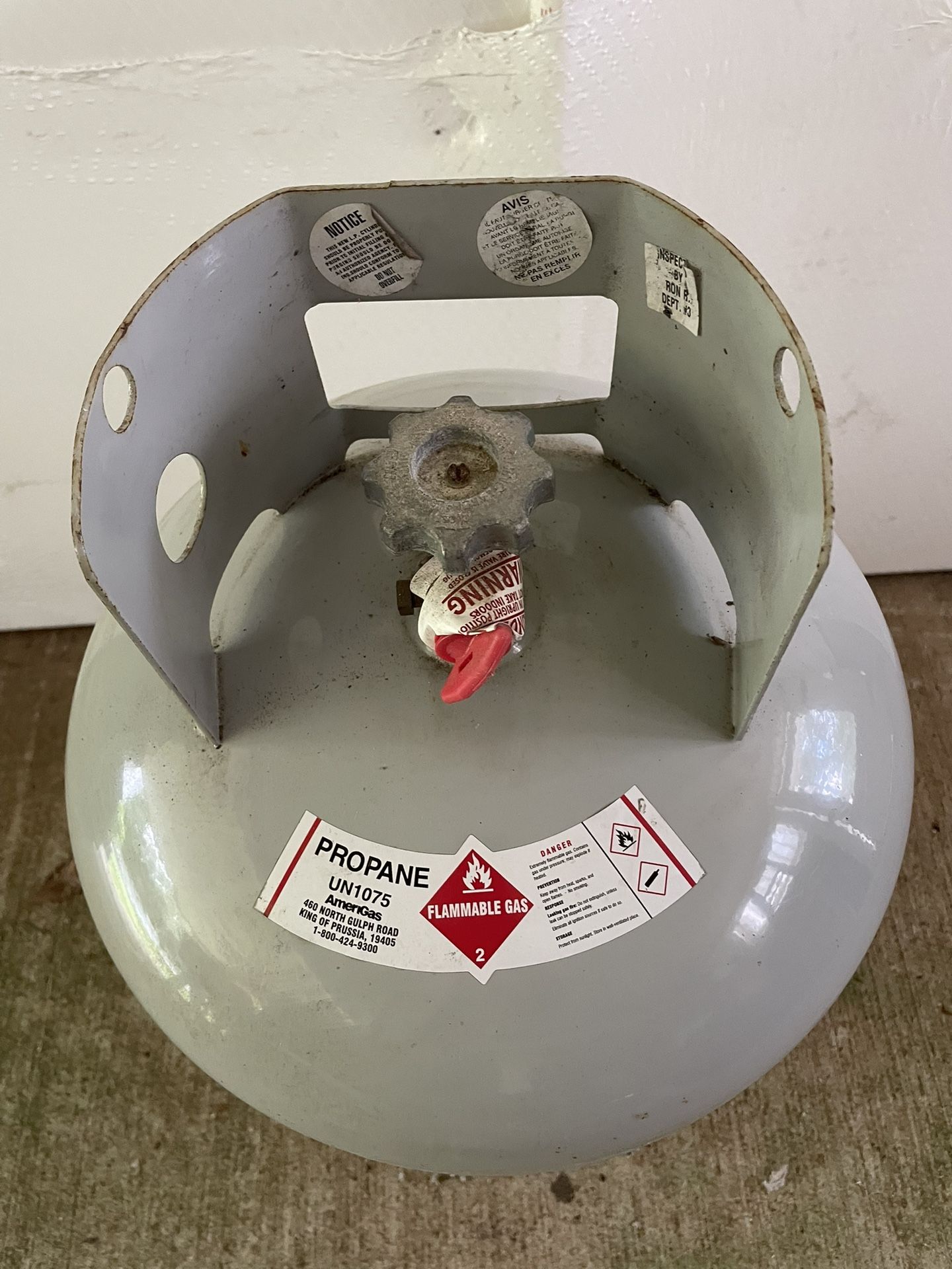 100 Pound propane tank
