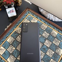 Samsung Galaxy S20FE 128GB Unlocked