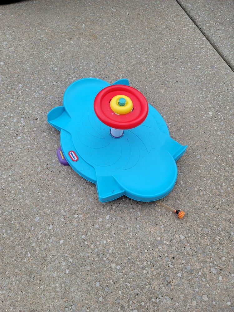Little Tikes Sit And Spin Two Person Sprinkler