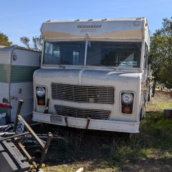 77 Motor Home It Runs