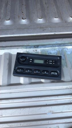 OEM Ford radio unit