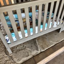 Crib/ Cuna / Bed/Cama