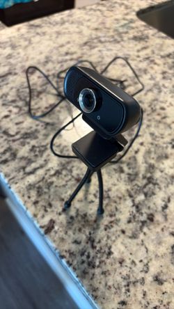 1080p USB Webcam w/ Built-in Mic & Mini Tripod – Plug & Play