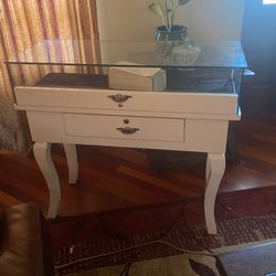 Jewelry showcase dresser