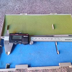 Mitutoyo Digimatic 6" Digital Caliper Tool 