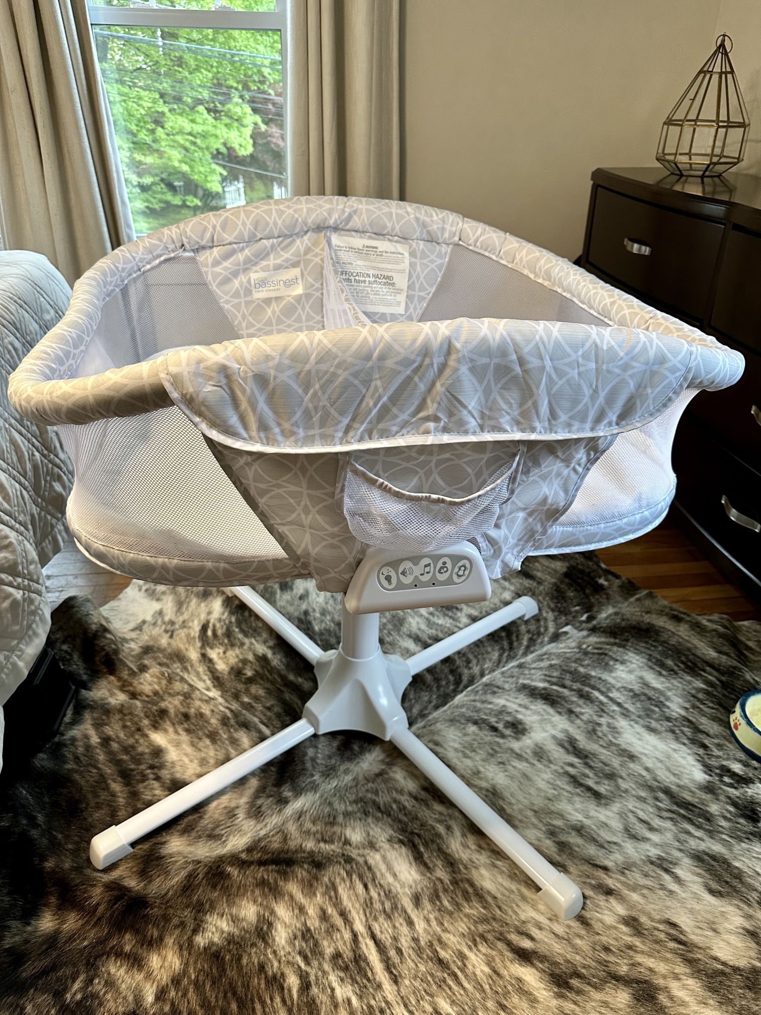 Halo Bassinest Twin Sleeper for Sale in Norwalk, CT OfferUp