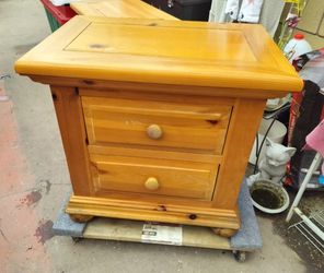 Broyhill 2 Piece Set Nightstands, Solid Pine Wood, Natural Wood Color, Retired, Original Wood Knobs, Stamped Broyhill, Built to Last, Great Condition.