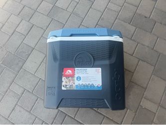 Igloo 52qt Roller Ice Chest Cooler
