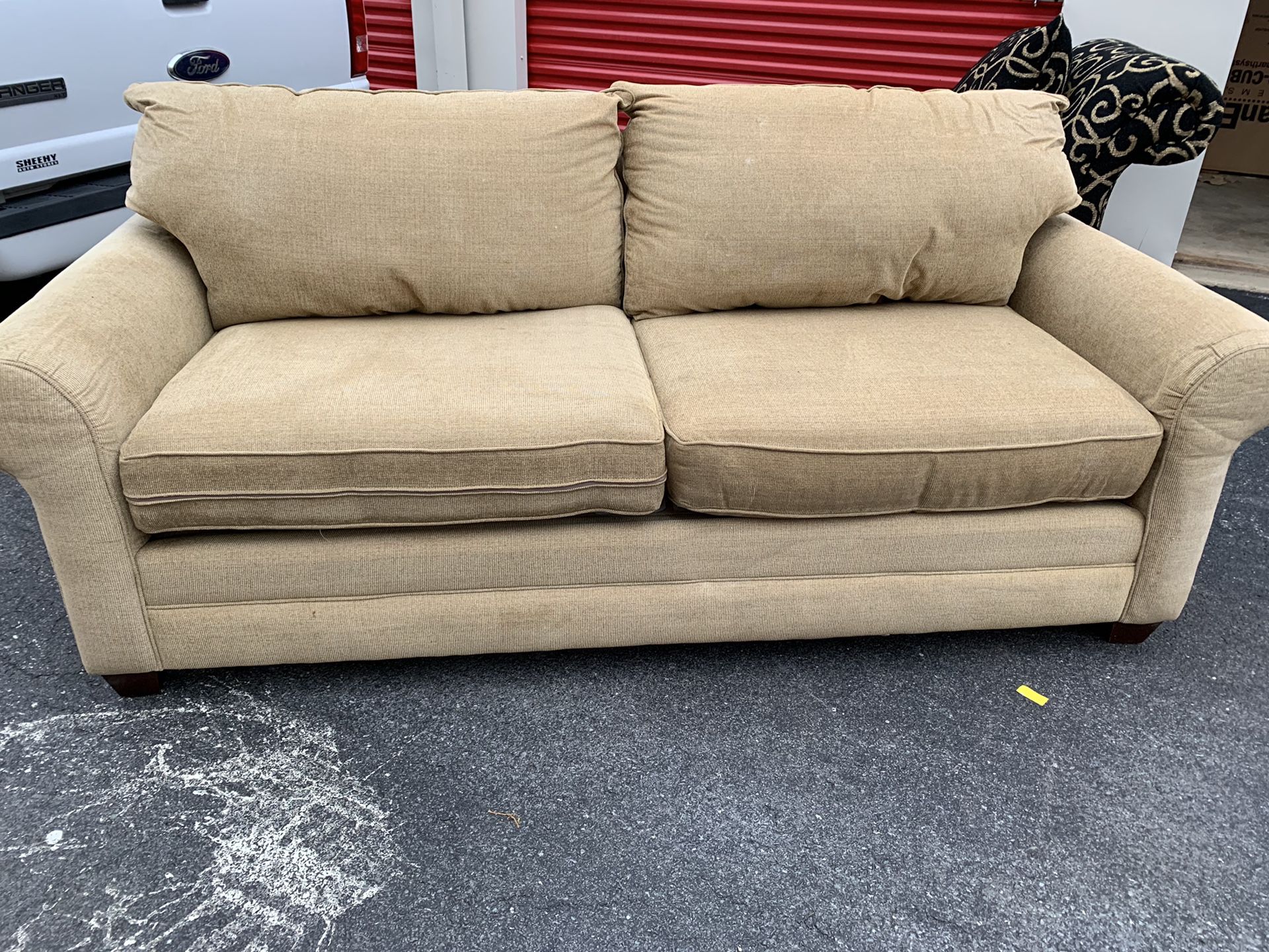 Beautiful 3 Seat Sofa By Basset Furniture Excellent Condition Tan
