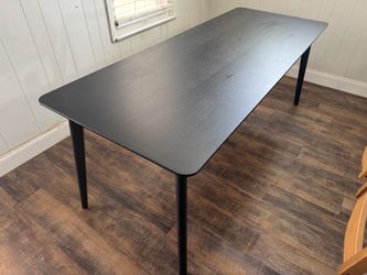 Black Dinner Table