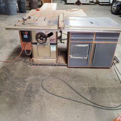 Powermatic table saw with extension table