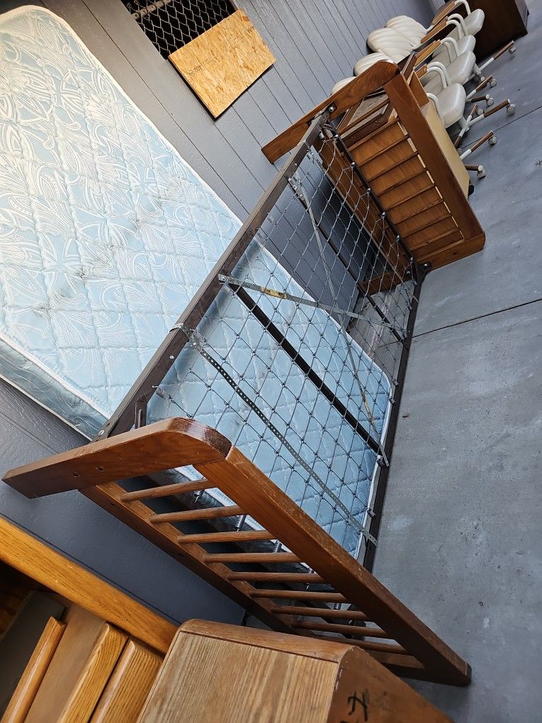 Twin Size Bed Frame W / Mattress