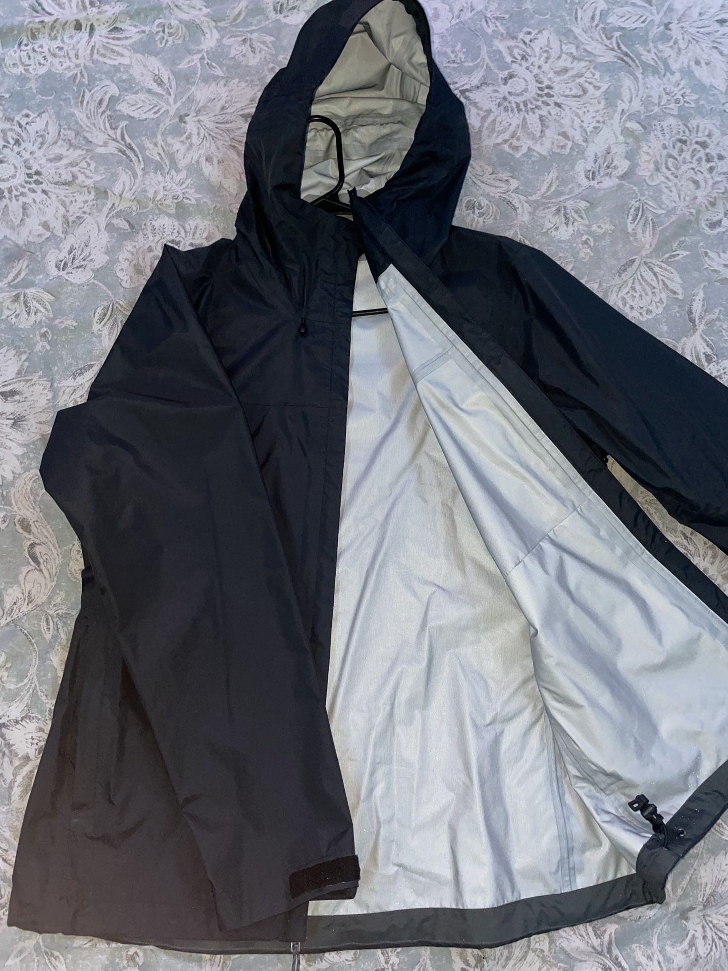 Patagonia wind breaker jacket