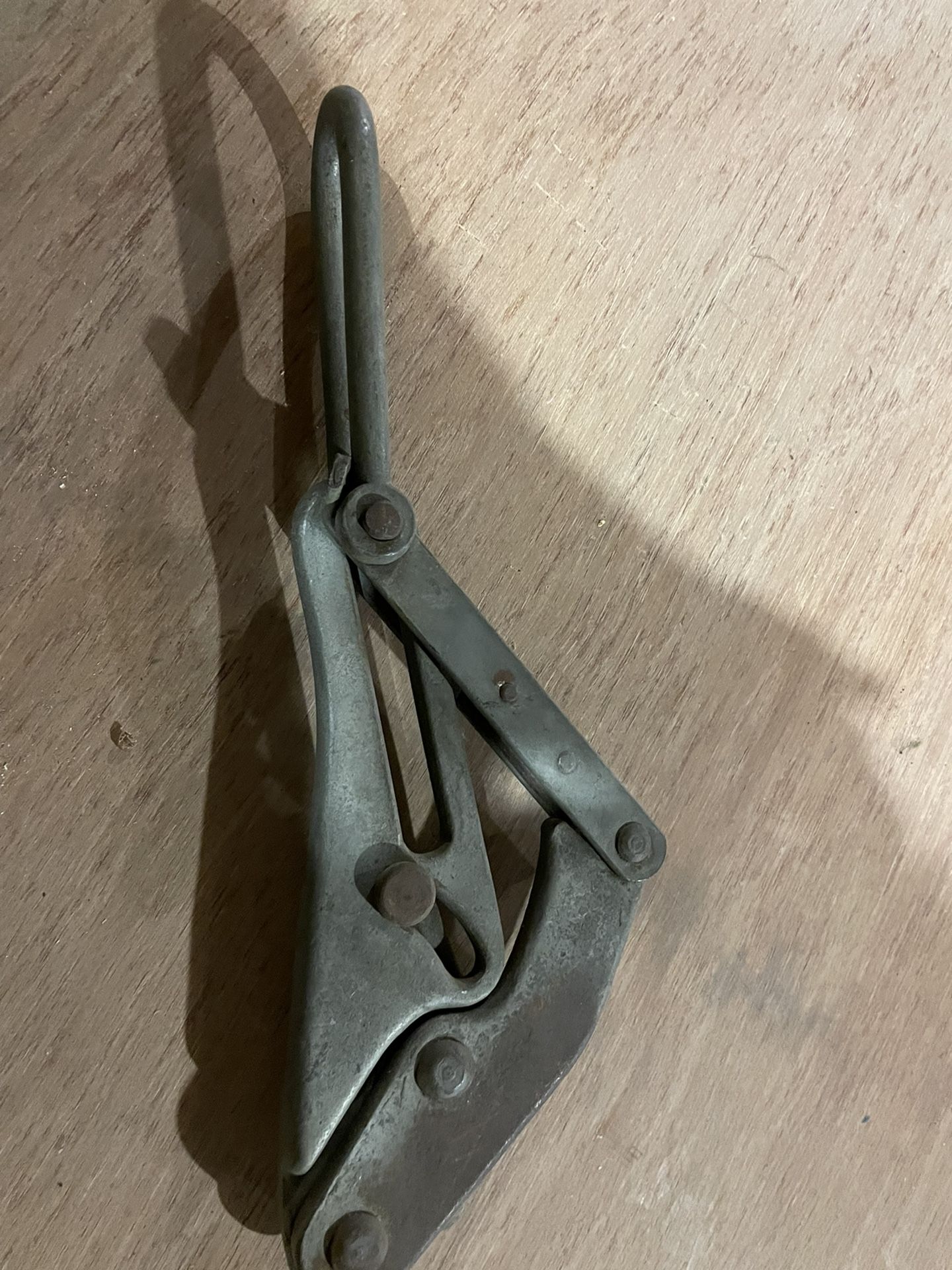 Wire Pulling Grip