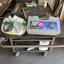 One set of snow chain, and one set of snow cables.