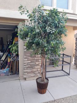 7 1/2 Ft Tall Artificial Tree 