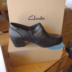 Clarks Women Shoes 8w Brand New In The Box. Never Worn