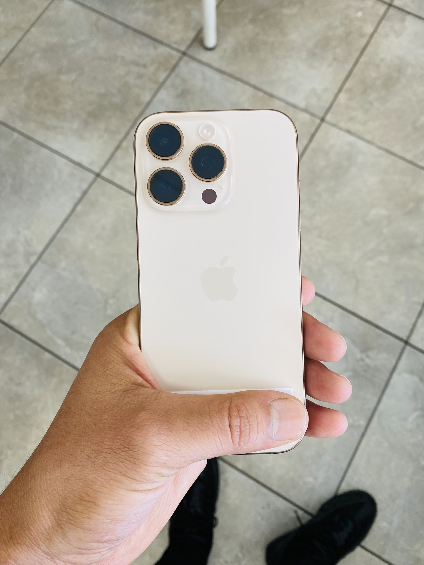 iPhone 16 Pro ATT / CRICKET