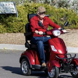 Traveler Large 4 Wheels Mobility Scooter (XW-E01), Electric Heavy Duty Wheelchair Device, 500 LBS Capacity for Seniors & Adults, Speed Adjust, Rear Tr