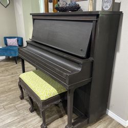 1918 Antique Saloon Upright Packard Piano