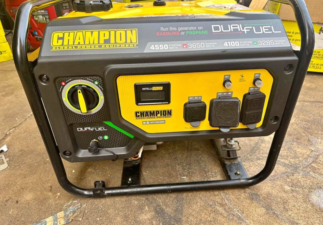 Champion Power Equipment 4550/3650-Watt  Gasoline and Propane Powered Dual Fuel Portable generator