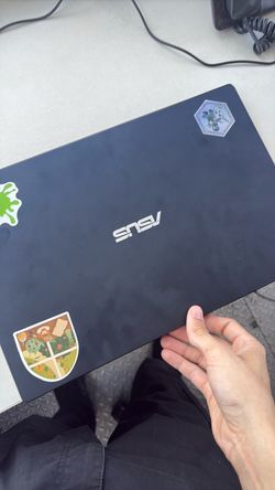 L510M ASUS Laptop with original charger