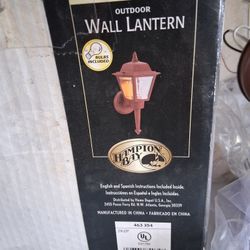 WALL LANTER LIGHT $5 PICK UP IN SUN VALLEY 