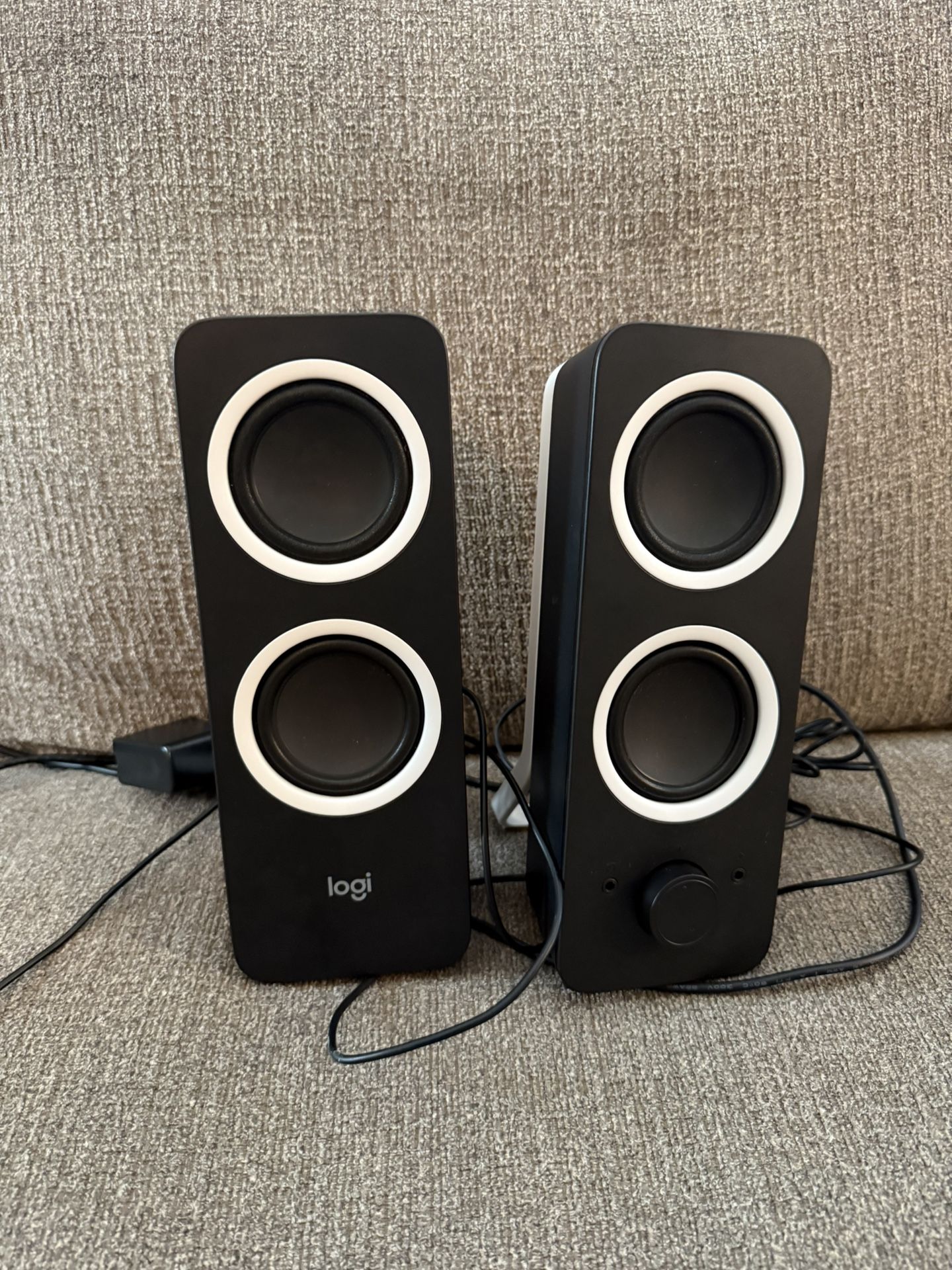 Unused Logitech Computer Speakers