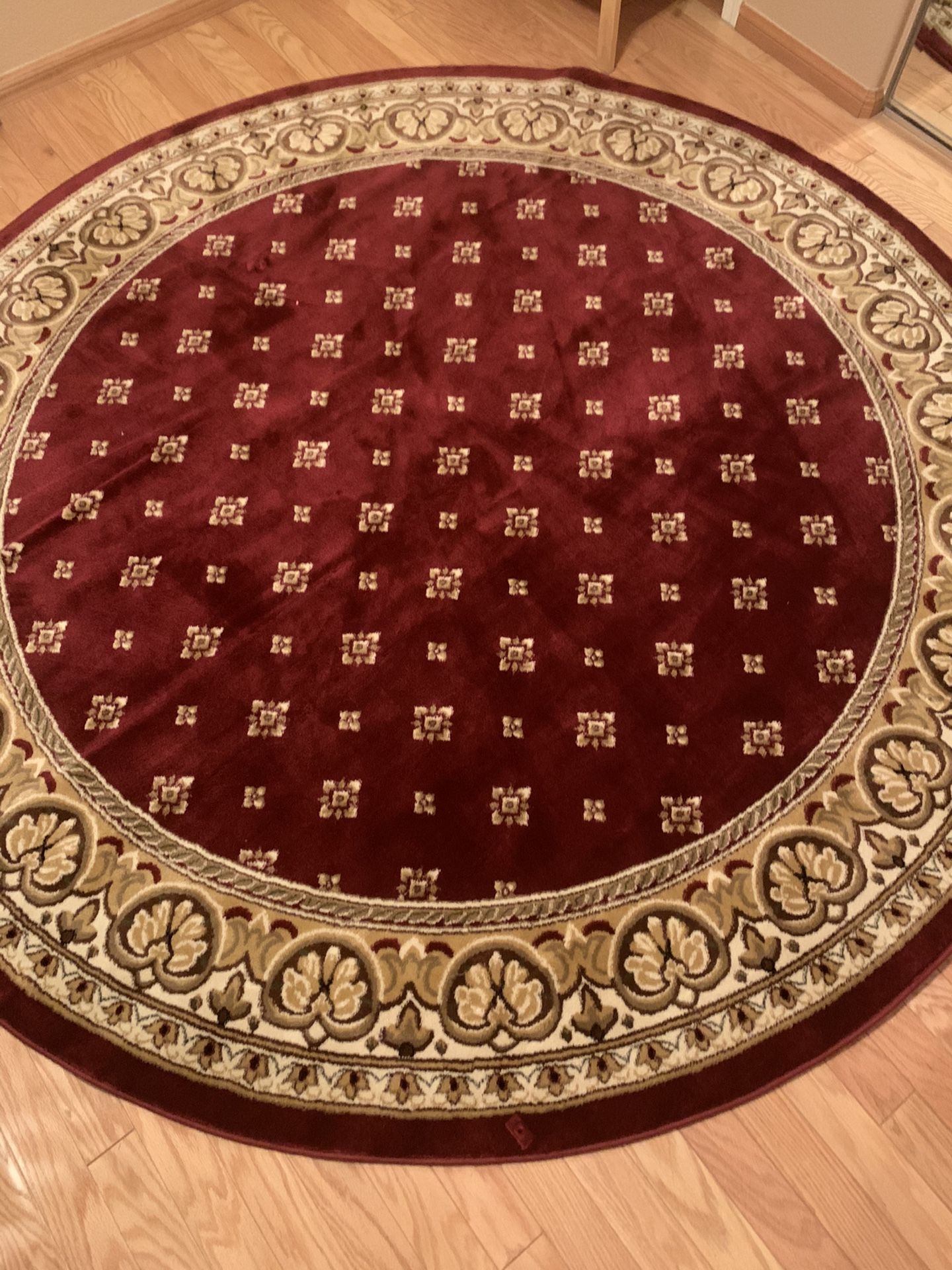 Area Rug 7’ Round. Brand New $99