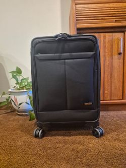 Kirkland Signature Carry-On Travel Luggage Suitcase 22