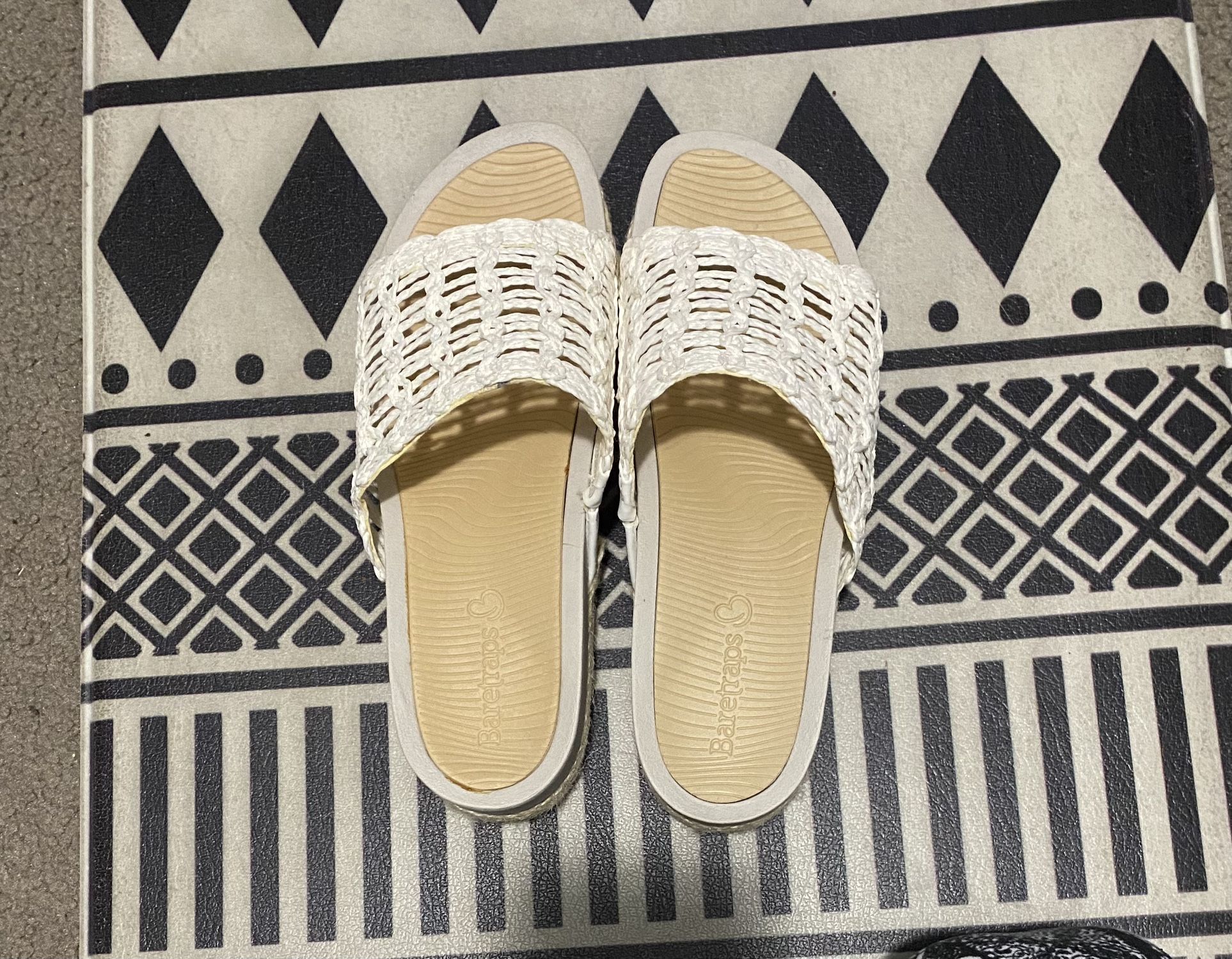 Women’s size 7.5 bear trap sandals