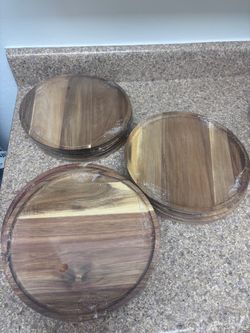 Wooden round plates