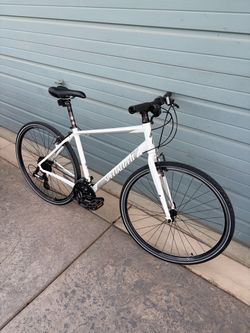 SPECIALIZED VITA HYBRID BIKE 700c Wheels