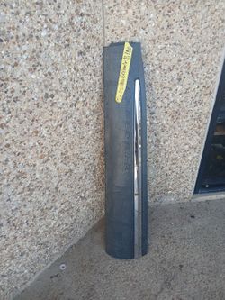 2020-25 Ford Explorer Left Front Door Molding