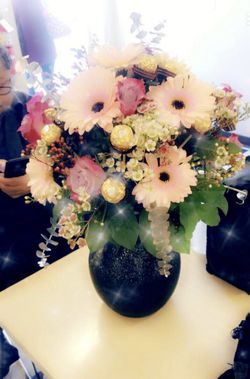 Black Vase Bouquet 💐 Your choose of flowers 🌺