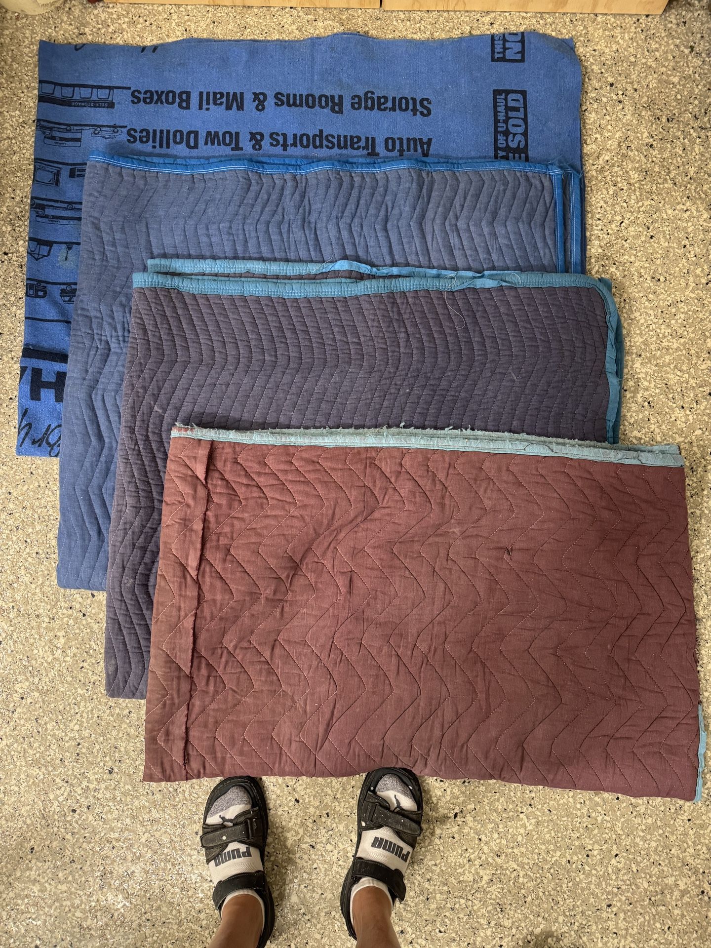 MOVING BLANKETS