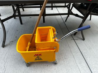 Ace 35 qt Wringer Bucket Yellow