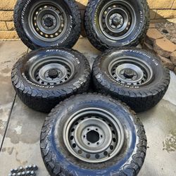 Toyota FJ Cruiser 17 x 7.5 Steel Wheels Set of 5 Steelie Rims with Center Caps and Lug Nuts