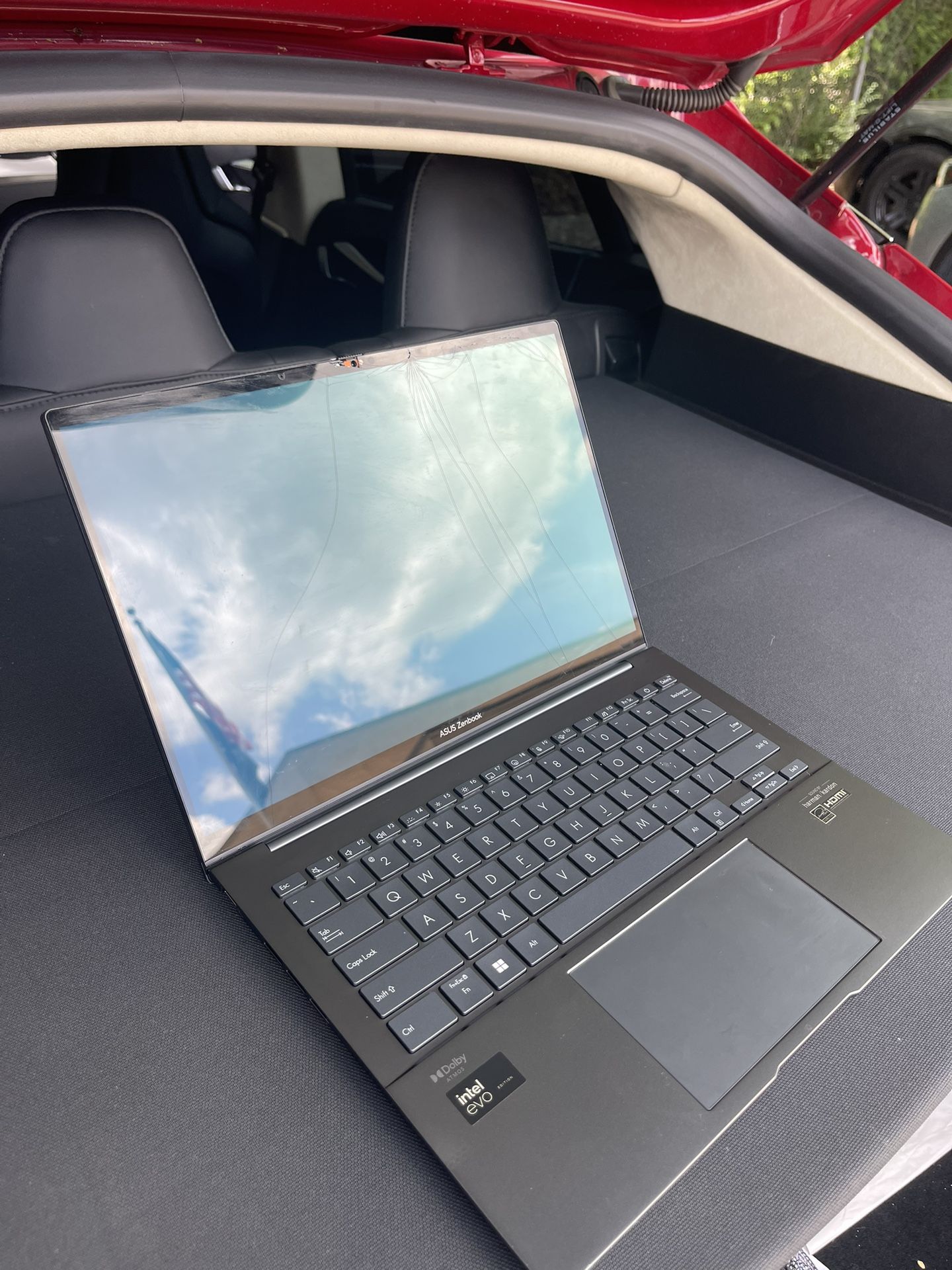 Asus Zenbook 14 OLED with Cracked Screen