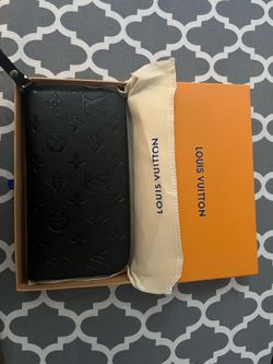 Luis Vuitton Women’s Wallet Zippy