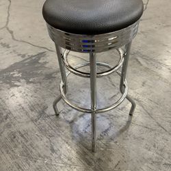 6 SWIVEL CHROME BAR STOOL WITH A DOUBLE RING