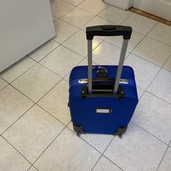 néw suitcase 