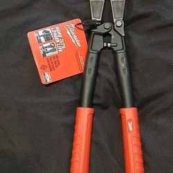 14in Milwaukee bolt cutter