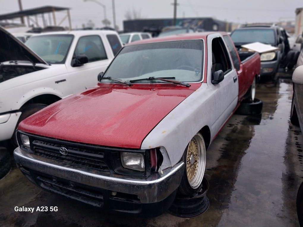 1992 Toyota Truck For Parts 
