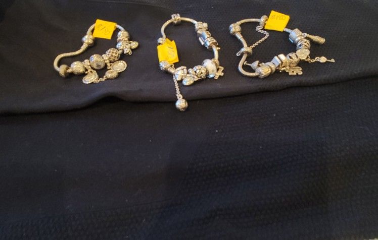 Pandora Original ' color Silver. $140 $150. $180. El Precio Es Fijo