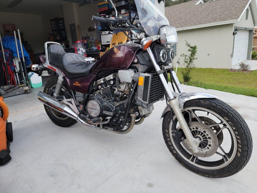 OBO MECHANIC'S SPECIAL/TRADES WELCOME 1983 Honda V65 Magna 1100